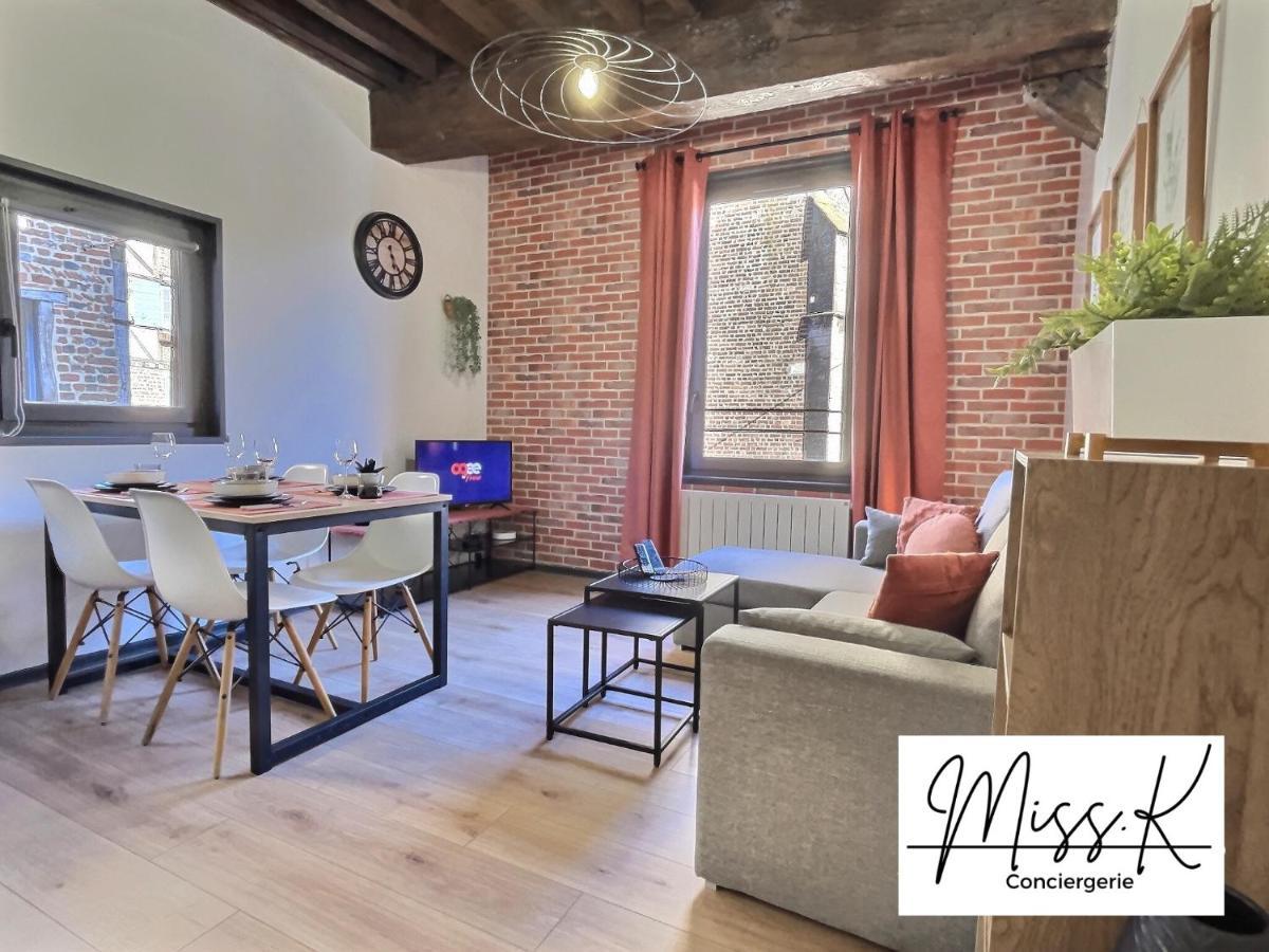 Apartamento "La Fenetre Sur Le Marche" De Miss.K Conciergerie Châtillon-sur-Chalaronne Exterior foto