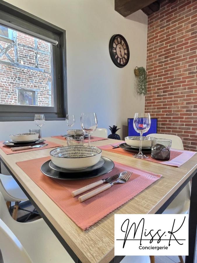 Apartamento "La Fenetre Sur Le Marche" De Miss.K Conciergerie Châtillon-sur-Chalaronne Exterior foto